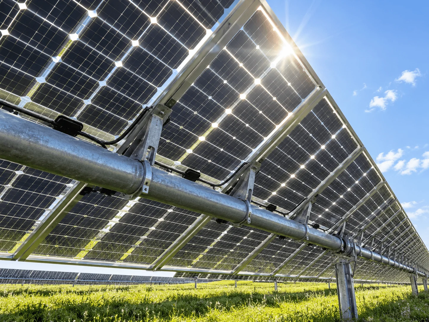 Двосторонні сонячні панелі: як працюють bifacial-модулі та коли вони вигідні